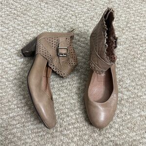 Hispanitas brown heels shoes size 37